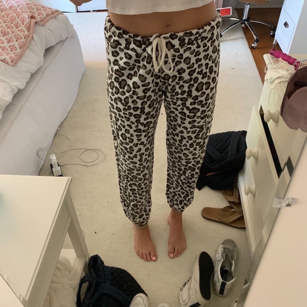 Monrow leopard print sweatpants